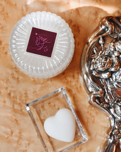 Mistletoe Kiss Bauble Glass Candle